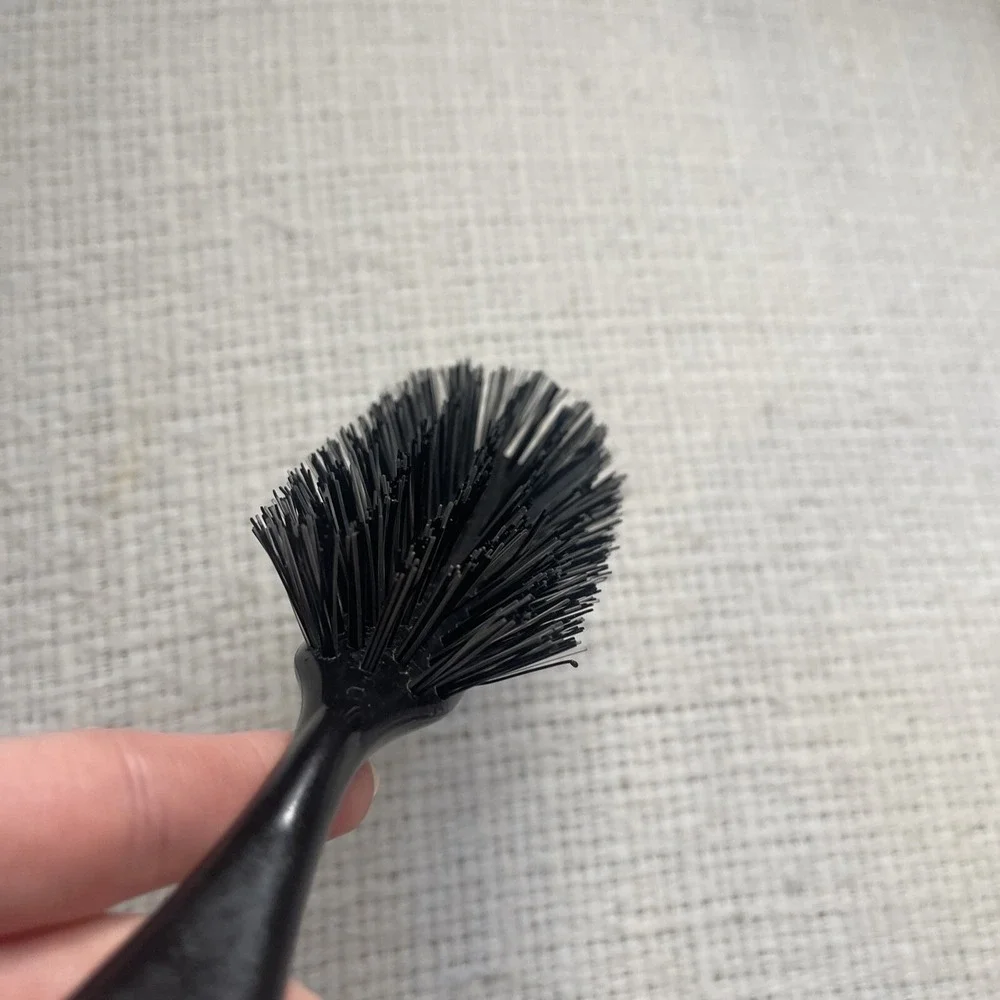 Vintage Hair Brush DeTangle v7 Black 7 Row‎ Plastic Bristle Round Brush USED